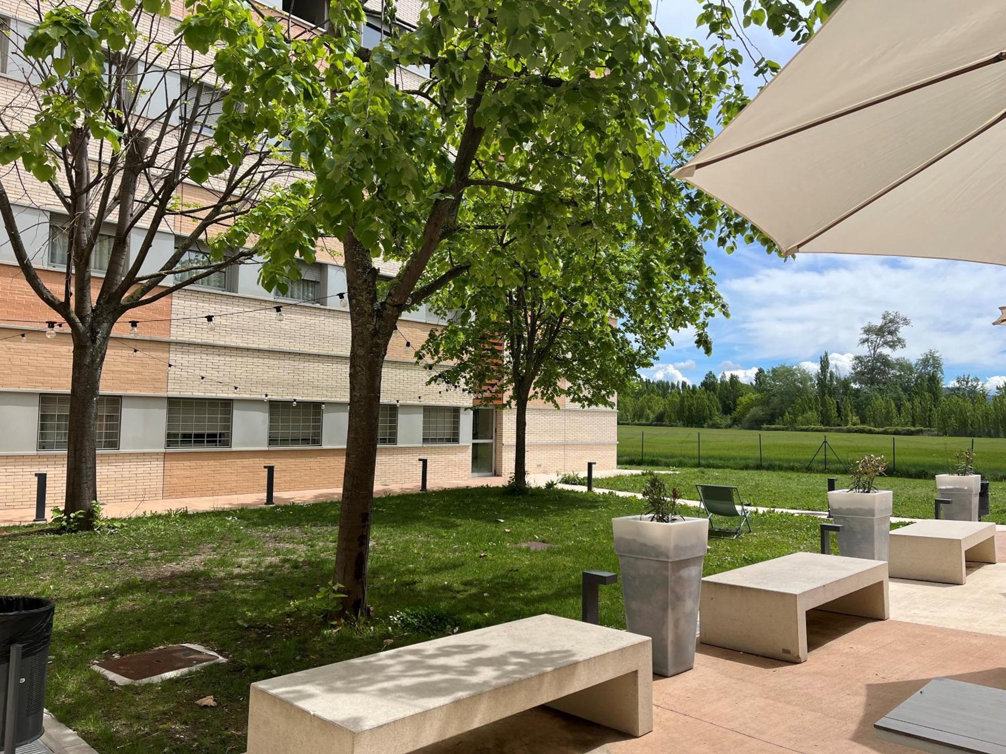 Residencia Universitaria Resa Los Abedules Pamplona Exterior photo