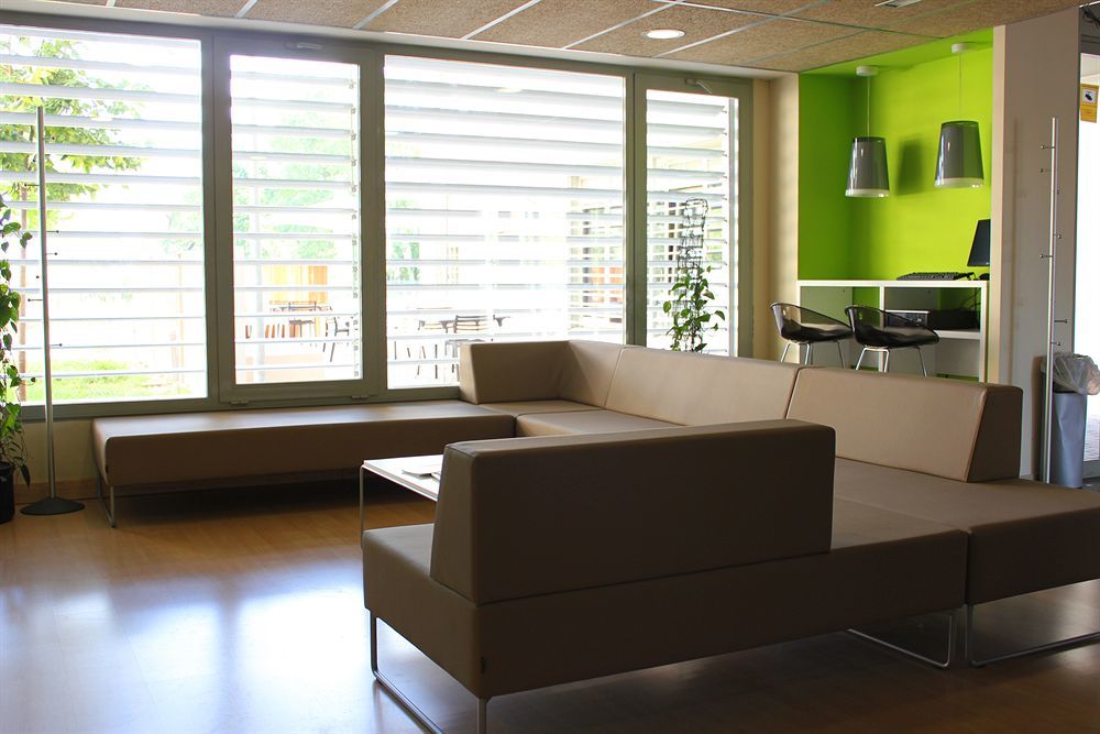 Residencia Universitaria Resa Los Abedules Pamplona Exterior photo